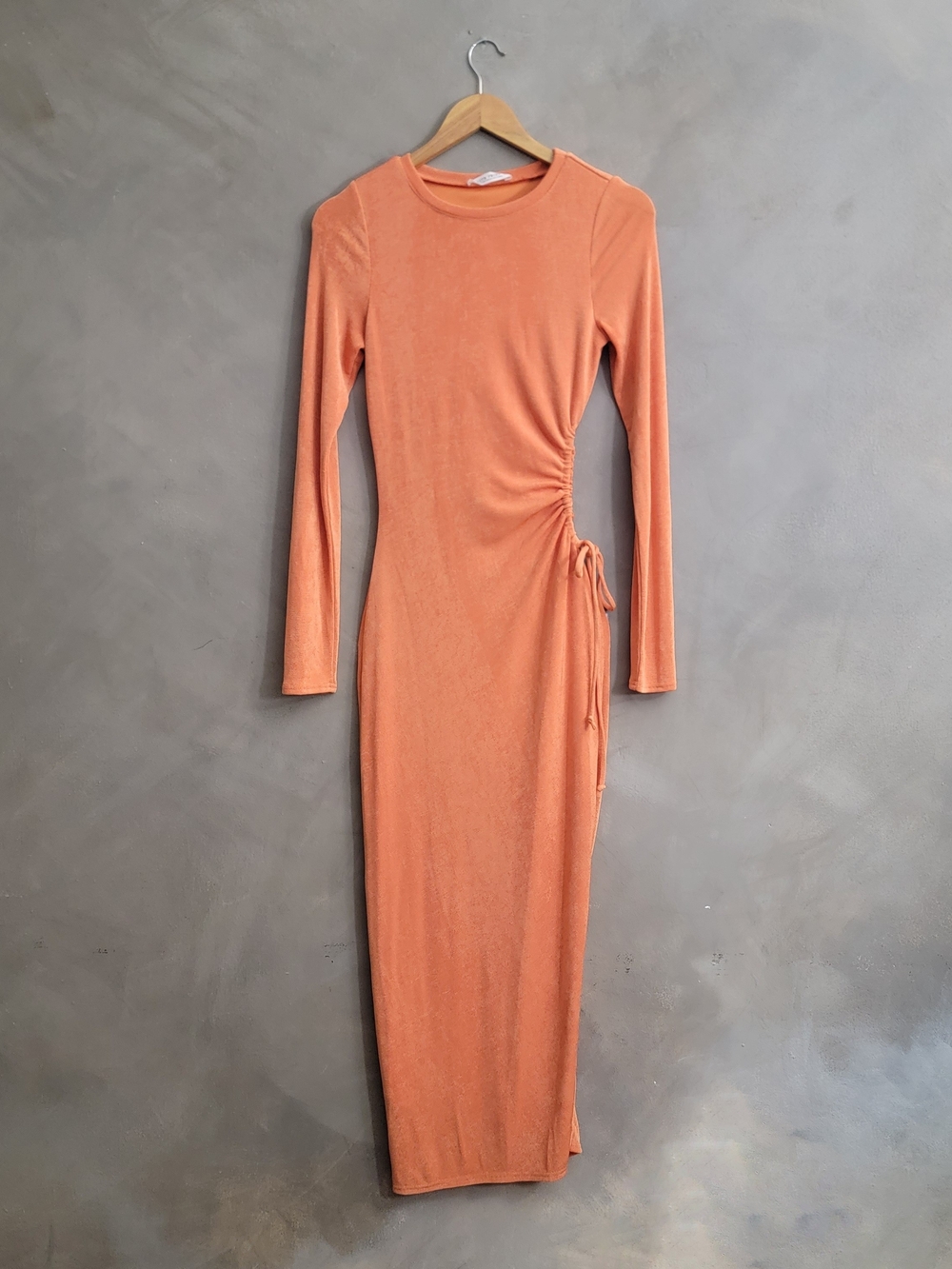 12th Tribe Long Sleeve Ruched Side Maxi Dress in Coral Orange Size M - Picture 2 of 8